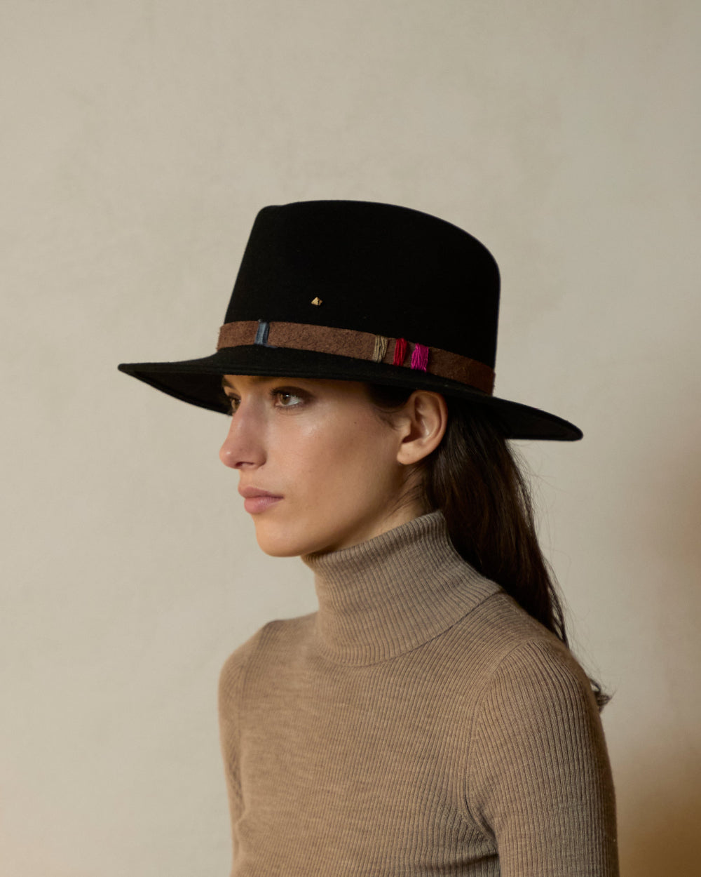 Wandermate Xl Black - Italian handmade hat from Florence | SUPERDUPER